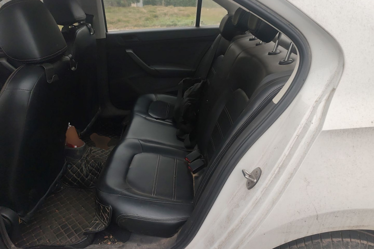 大众 桑塔纳 2021款 1.5L 手动风尚版中控内饰21