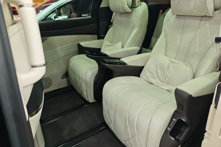 腾势D9 2025款 DM-i 四驱尊航型中控内饰21