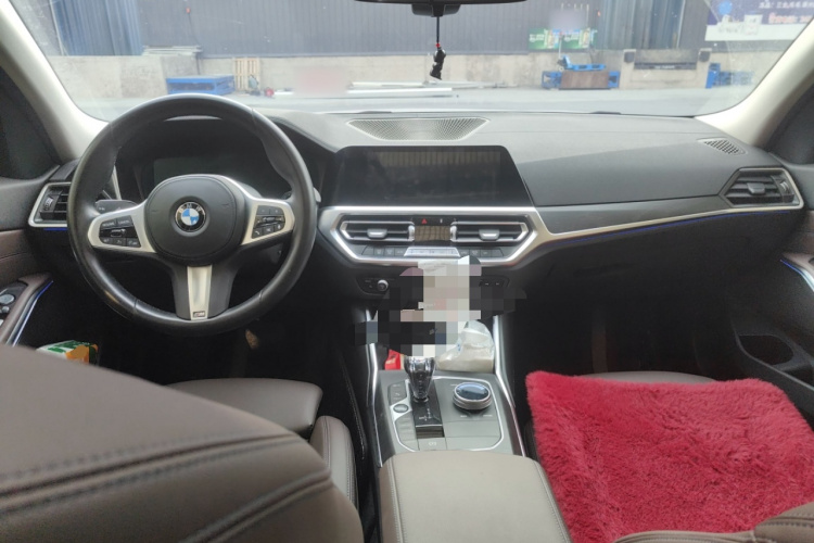 宝马3系 2022款 325i M运动套装中控内饰12