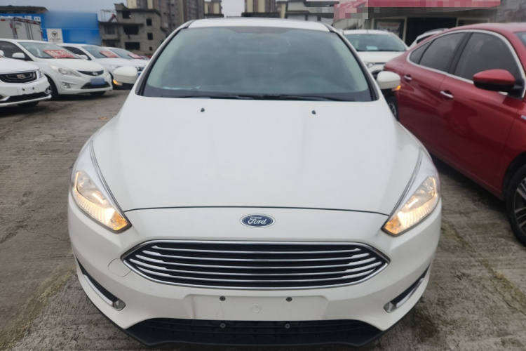 福特 福克斯 2015款 三厢 EcoBoost 180 自动精英型车身外观2