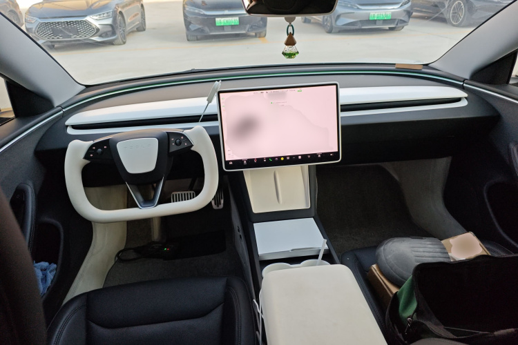 特斯拉 Model 3 2023款 后轮驱动版中控内饰12