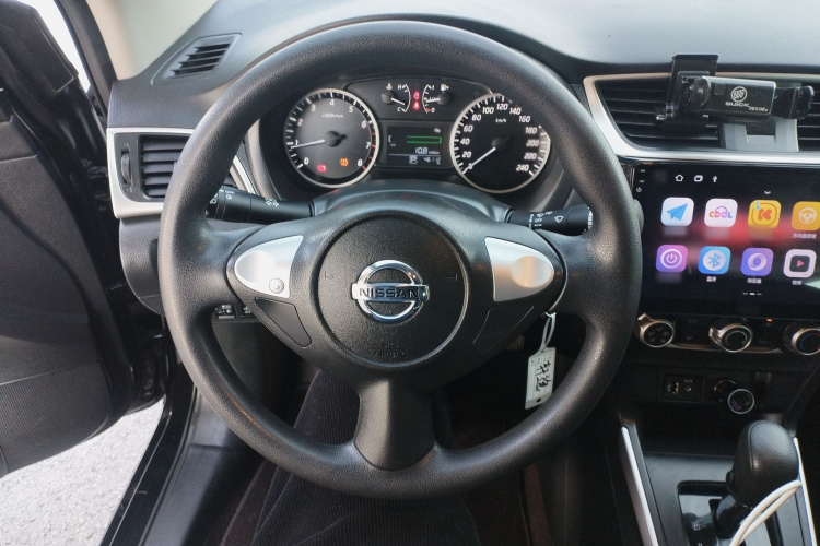 日产 轩逸 2022款 经典 1.6XE CVT舒适版中控内饰13