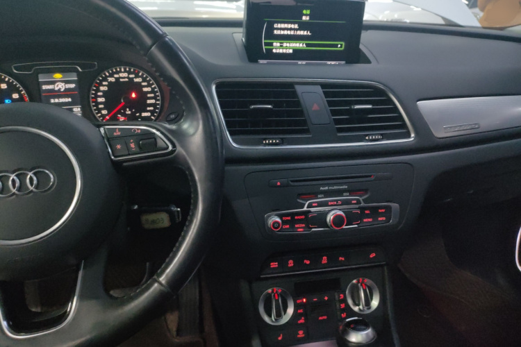 奥迪Q3 2013款 35 TFSI quattro 豪华型中控内饰12