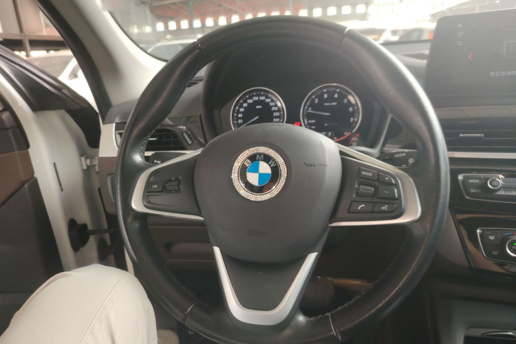 宝马X1 2020款 sDrive25Li 领先型中控内饰13