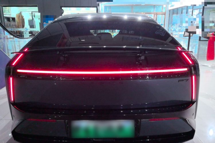 小鹏P7 2025款 702 长续航 Ultra车身外观6004