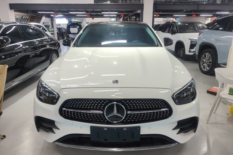 奔驰E级(进口) 2023款 E 260 时尚型运动版车身外观2