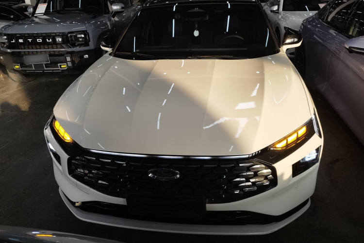 福特 蒙迪欧 2023款 EcoBoost 245 至尊型车身外观2