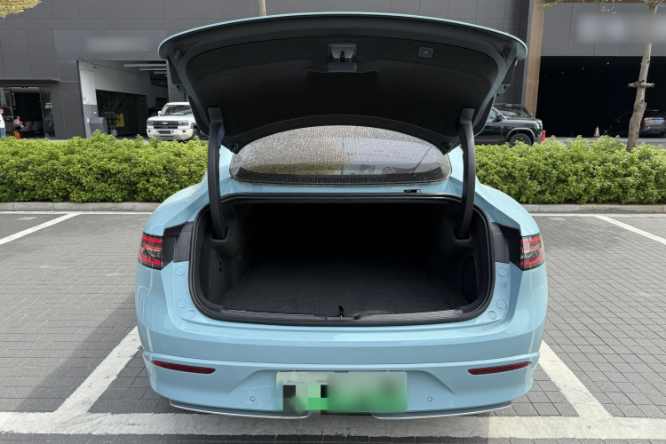 鸿蒙智行 智界S7 2025款 785km Ultra车身外观6005