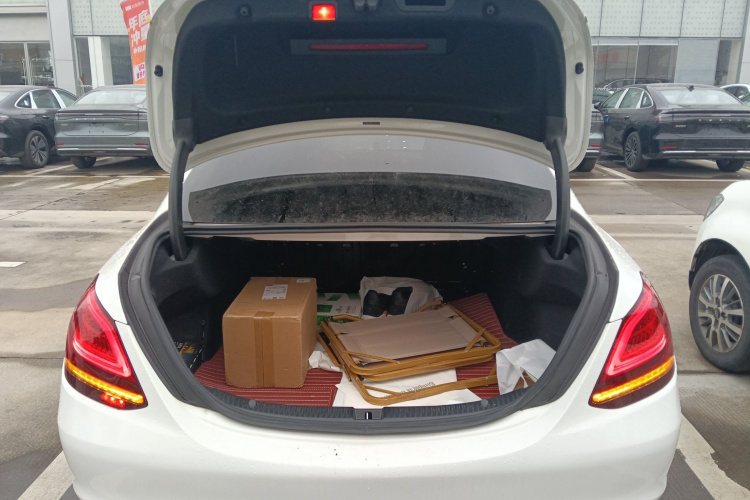 奔驰C级 2020款 C 260 L局部细节23