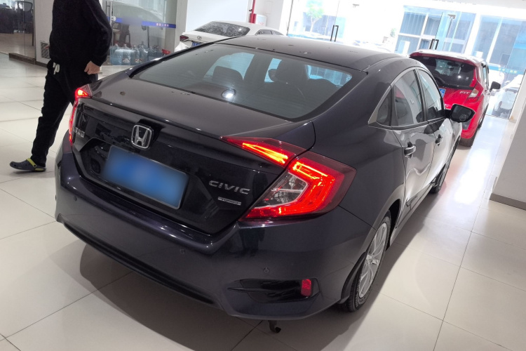 本田 思域 2016款 180TURBO CVT舒适版车身外观7