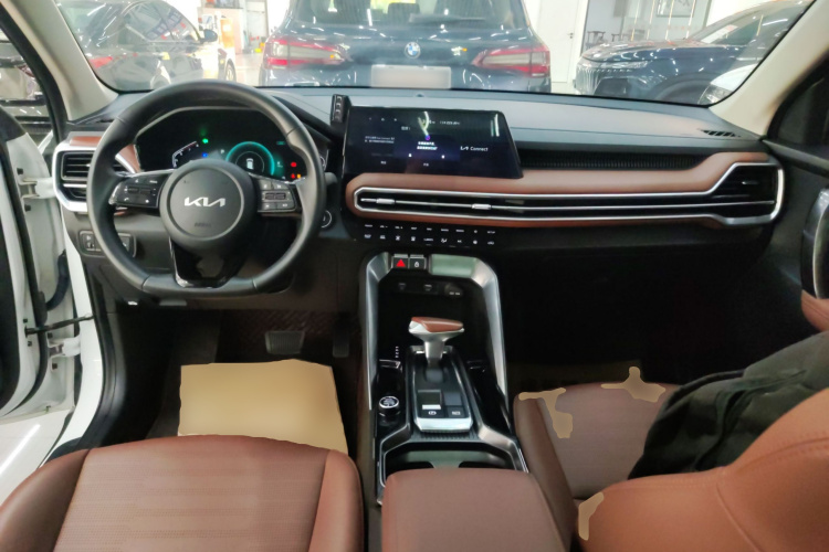 起亚 智跑 2021款 Ace 2.0L 精彩版中控内饰12