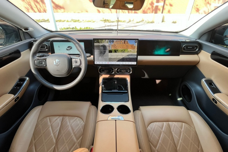 零跑汽车 零跑C01 2024款 增程 316尊享版中控内饰7004