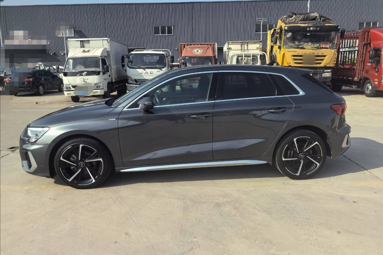 奥迪A3 2021款 Sportback 35 TFSI 时尚运动型车身外观6002
