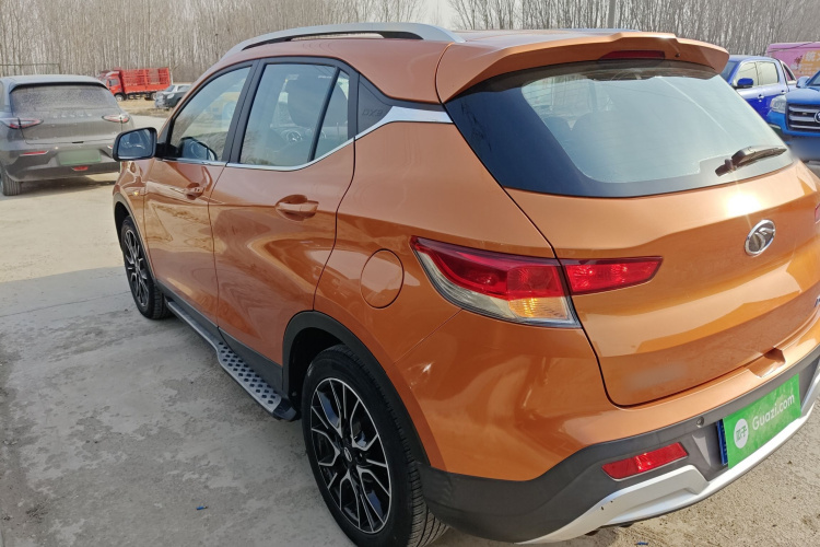 东南DX3 2018款 1.5L 手动尊贵型车身外观4