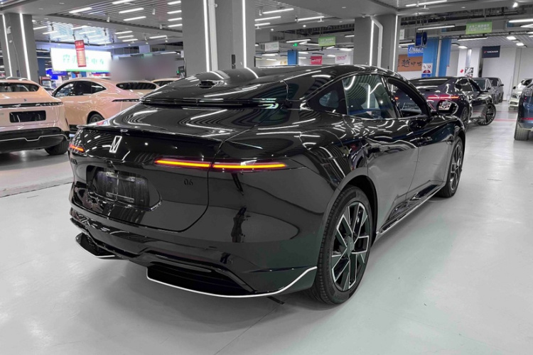 阿维塔06 2025款 Max增程版车身外观6010