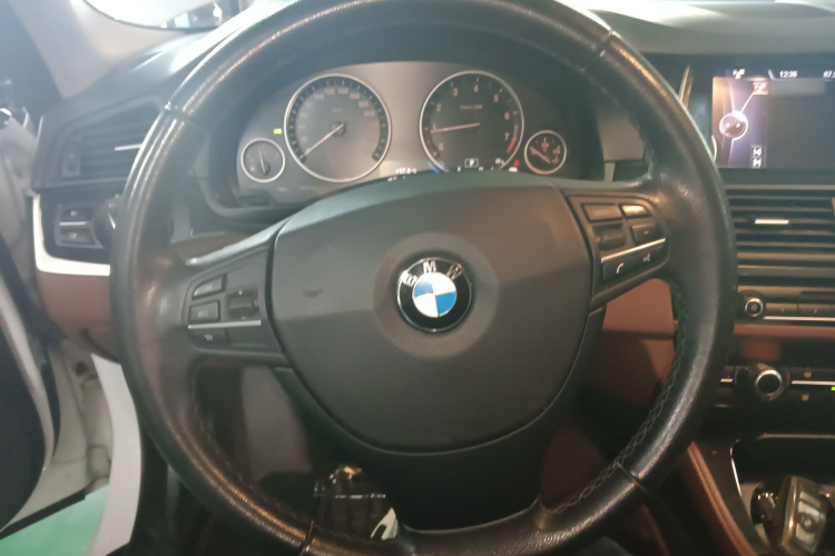 宝马5系 2014款 520Li 典雅型局部细节13