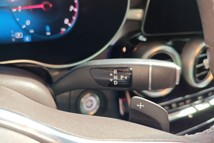 奔驰GLC 2020款 改款 GLC 260 L 4MATIC 动感型局部细节18