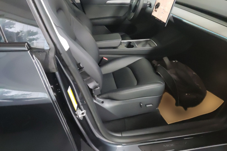 特斯拉 Model Y 2024款 后轮驱动版局部细节41