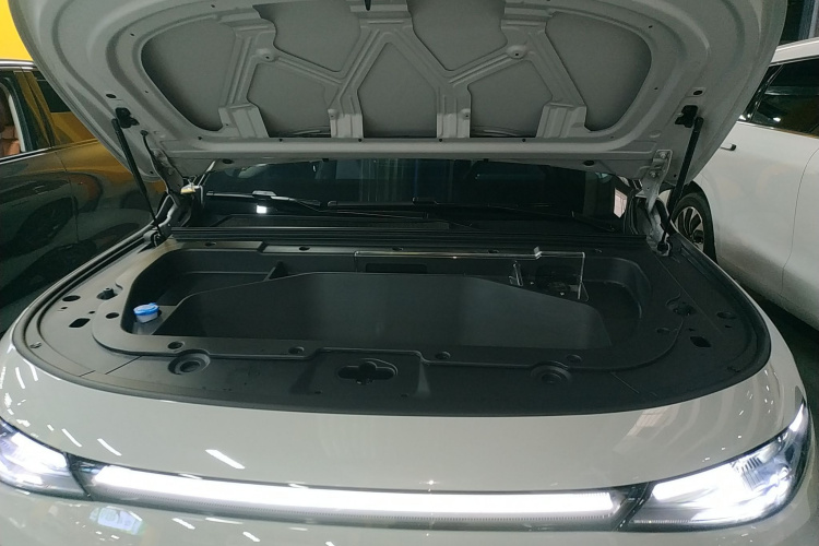 零跑汽车 零跑C10 2024款 530智享版机舱底盘24