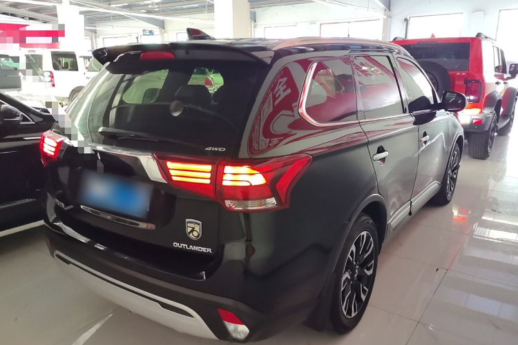 三菱 欧蓝德 2019款 2.4L 四驱致享版 5座 国VI车身外观6003