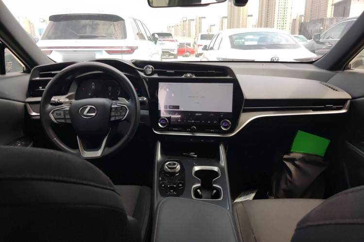 雷克萨斯RZ 2023款 450e 四驱纵行版中控内饰7002