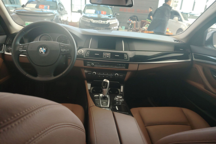 宝马5系(进口) 2014款 520i 典雅型中控内饰7003