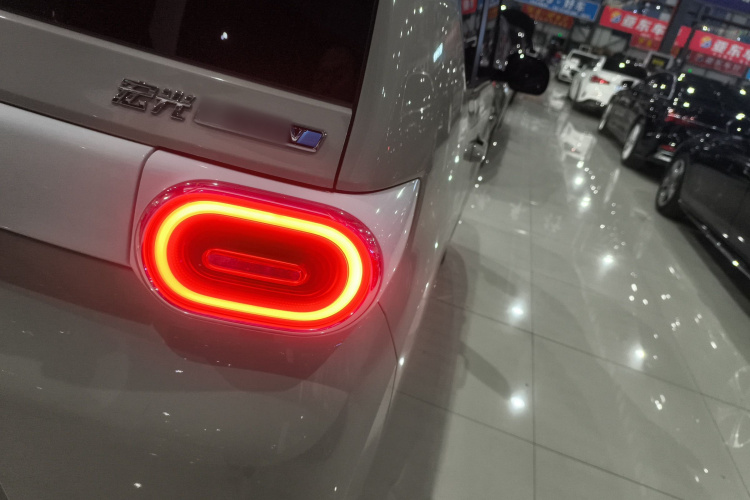 五菱汽车 宏光MINIEV 2024款 第三代 215km 进阶版车身外观9