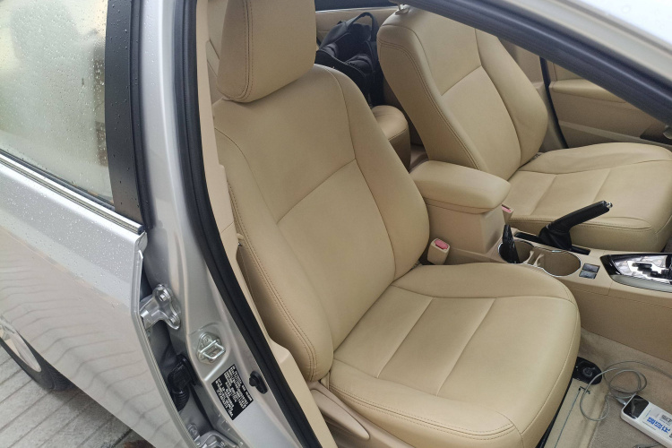 丰田 卡罗拉 2017款 1.2T CVT GL局部细节41