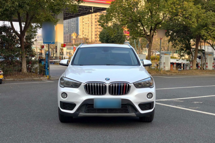 宝马X1 2016款 sDrive18Li 时尚型车身外观6001
