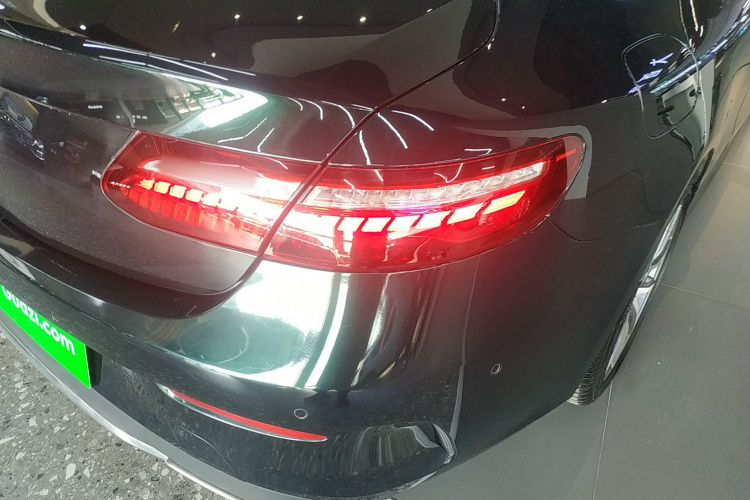 奔驰E级(进口) 2023款 E 300 轿跑车车身外观6006