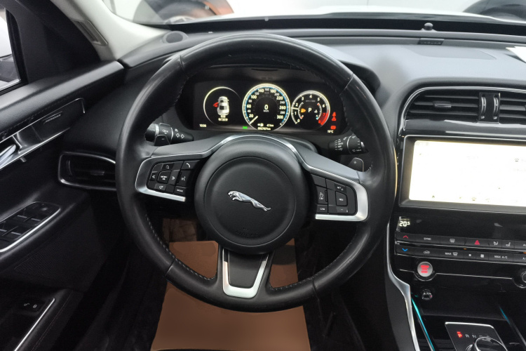 捷豹XEL 2019款 2.0T 200PS 尊享版中控内饰13