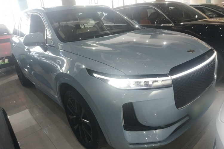 理想汽车 理想ONE 2020款 增程6座版车身外观3