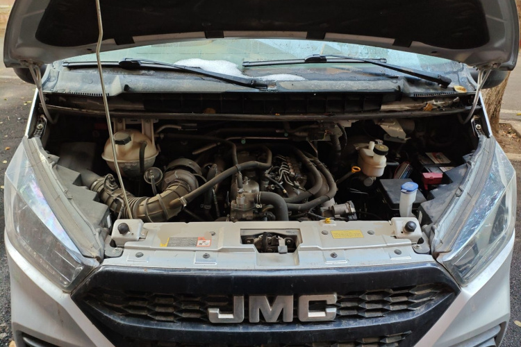 江铃 特顺 2019款 2.8T商运型短轴低顶6座国VI JX493局部细节24