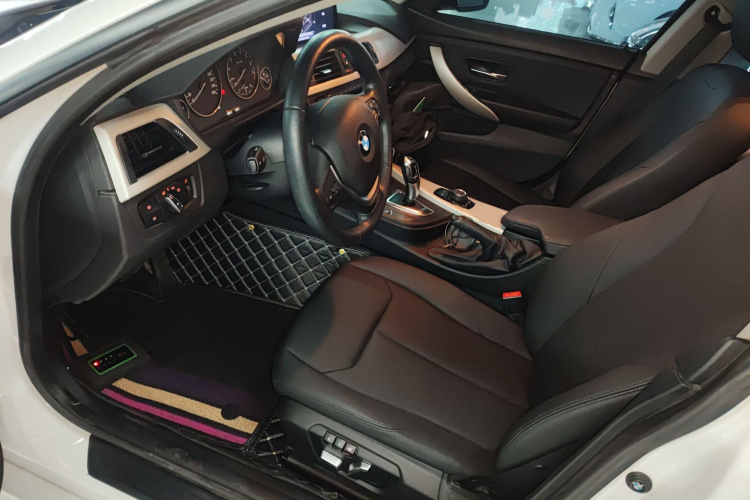 宝马4系 2016款 420i Gran Coupe 进取型中控内饰20