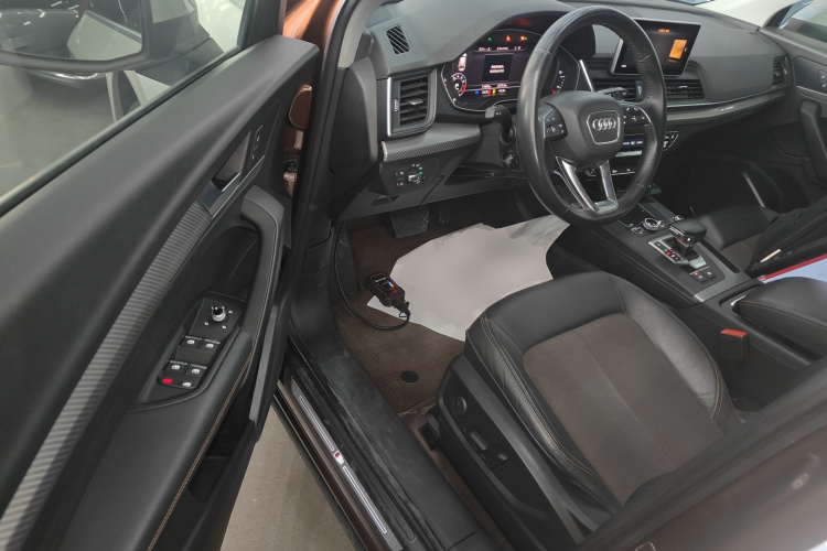 奥迪Q5L 2018款 45 TFSI 尊享时尚型 国V中控内饰20