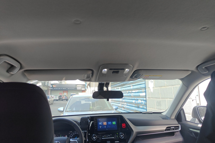 丰田 汉兰达 2023款 2.5L智能电混双擎两驱精英版 5座中控内饰22