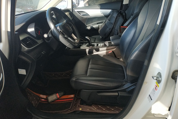 比亚迪 宋MAX 2021款 升级版 1.5T 自动豪华型 7座中控内饰19