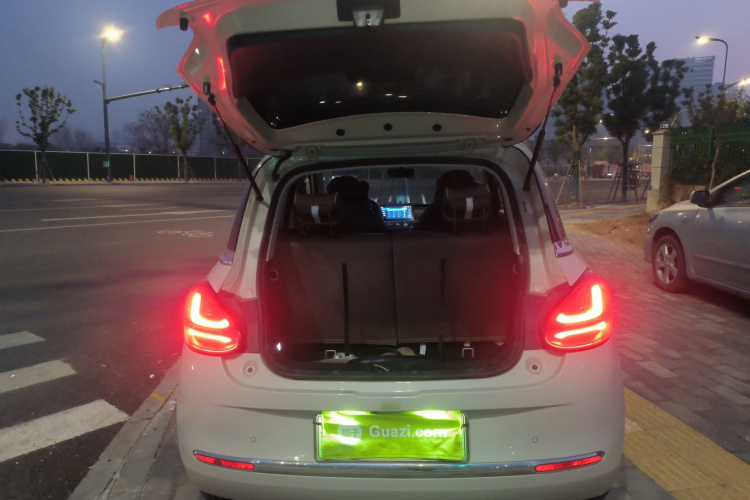 五菱汽车 五菱缤果 2024款 333km 悦享款机舱底盘23