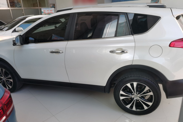 丰田 RAV4荣放 2015款 2.5L 自动四驱精英版车身外观6003