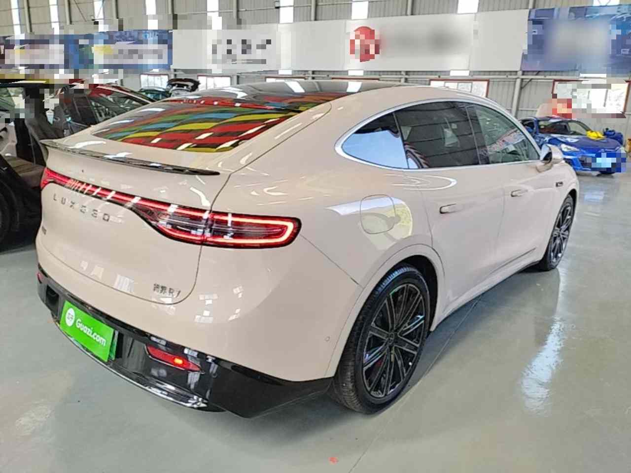 鸿蒙智行 智界R7 2025款 增程 251km Max(5)