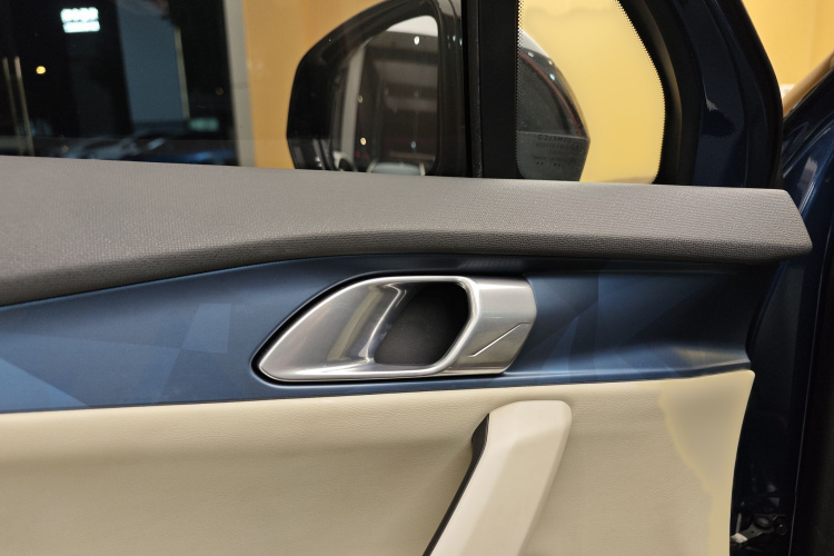 领克06 2020款 1.5T 耀Halo中控内饰7013