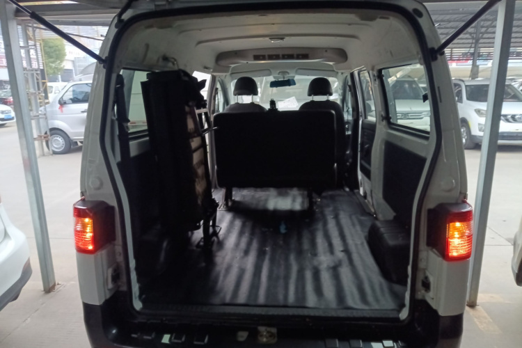 金杯 金海狮M经典 2022款 1.5L 旅行狮客车 6座局部细节23