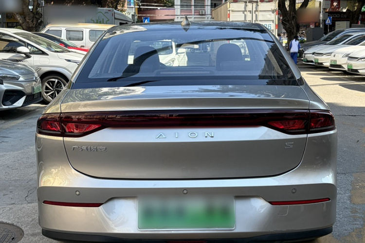 埃安 AION S 2023款 魅 580 磷酸铁锂车身外观6006