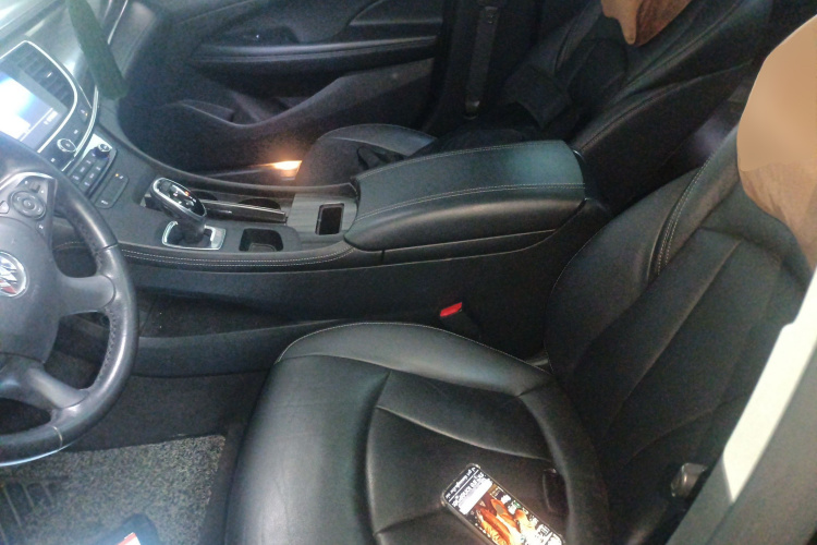 别克 君越 2021款 552T 豪华型中控内饰19