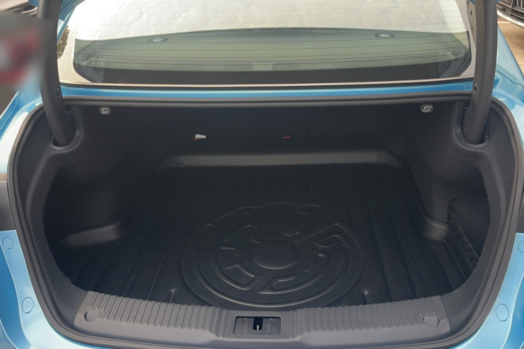 红旗H5 2024款 1.5T HEV智联旗畅版局部细节23