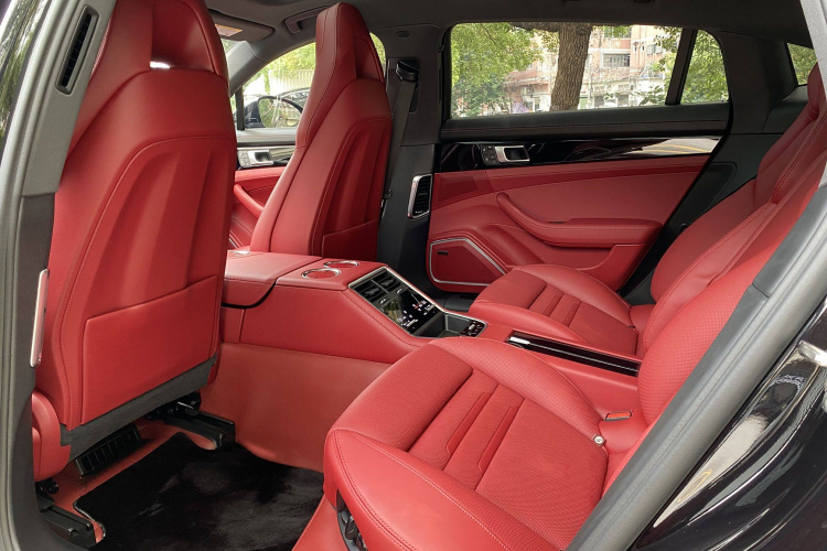 保时捷 2023款 Panamera 行政加长铂金版 2.9T中控内饰7002