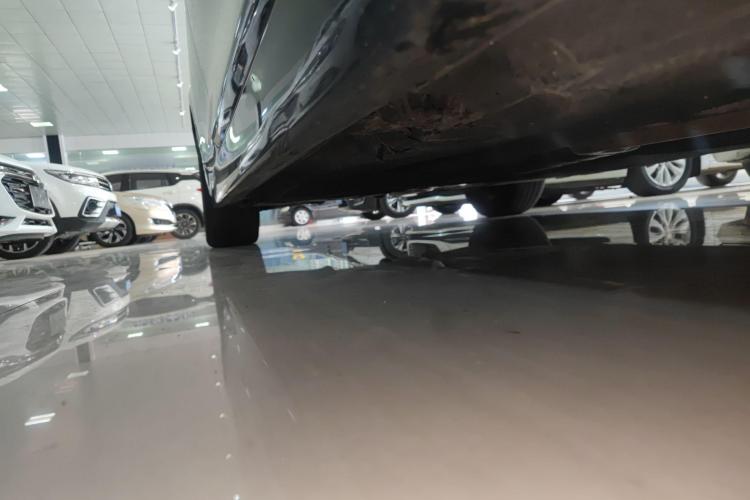 宝马5系 2014款 525Li 领先型机舱底盘29