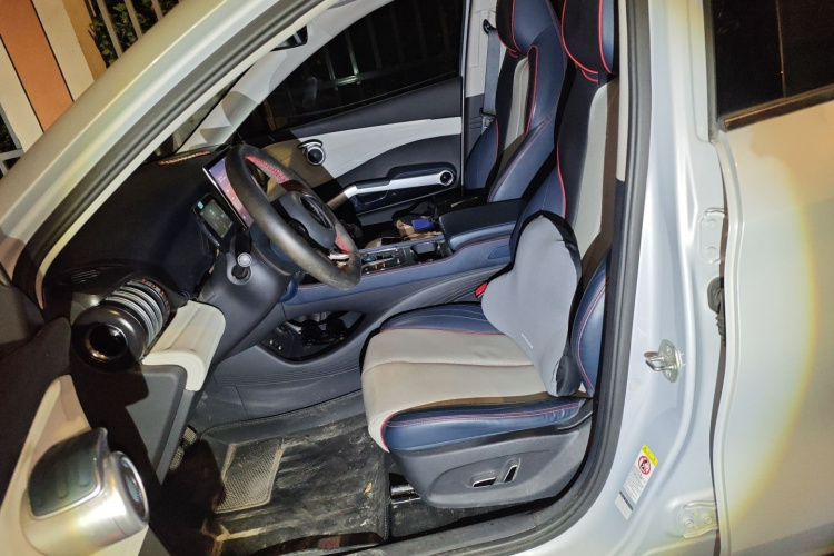 比亚迪 元PLUS 2022款 510KM 旗舰型局部细节19