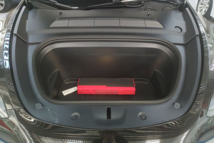 特斯拉 Model Y 2022款 改款 长续航全轮驱动版机舱底盘24