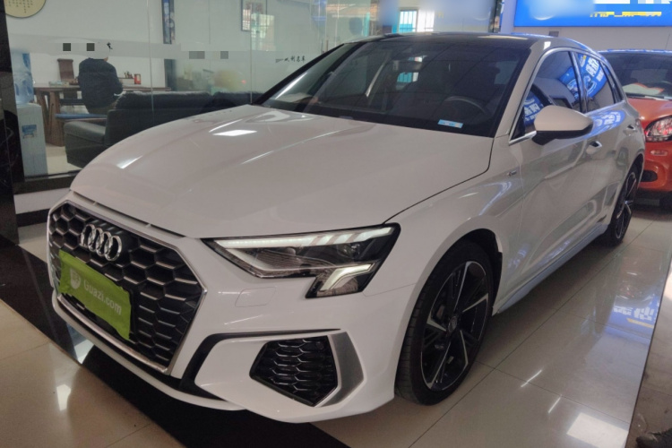 奥迪A3 2021款 Sportback 35 TFSI 时尚运动型车身外观1